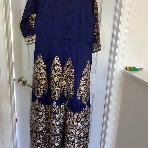 Brand new wedding of bridal dress . Comes with dupatta . - Picture 5 of 7